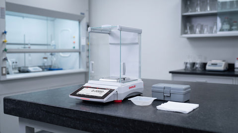 Laboratory Balances: How to Choose Between Analytical, Semi-Micro, Precision and Portable Models in Canada